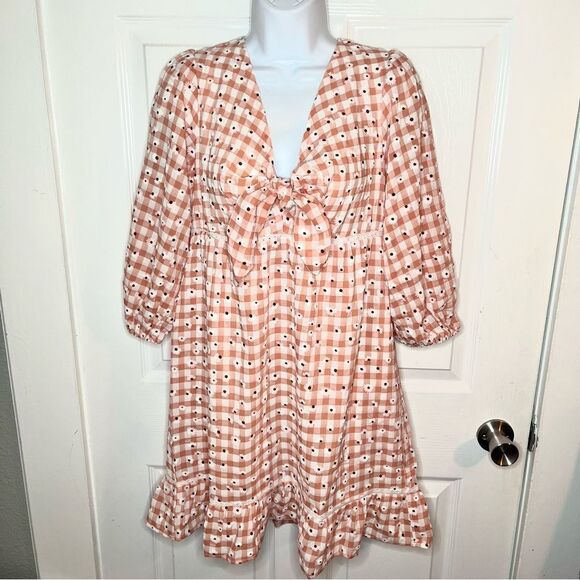Greylin Dorothy Eyelet Daisy Tie Front Gingham Dress Tiered Peach White S NWT - Picture 5 of 13